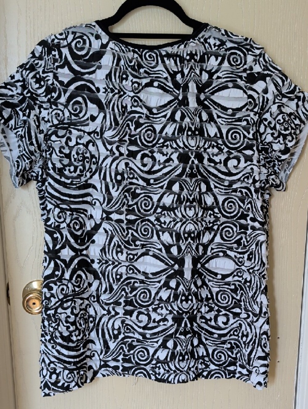 Black White Patterned Sheer Tiered Ruffle Top Women’s Size 18/20 - Picture 2 of 8